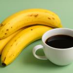 Bananentee für besseren Schlaf: Die unterschätzte Kraft der gelben Schale, die fast jeder wegwirft
